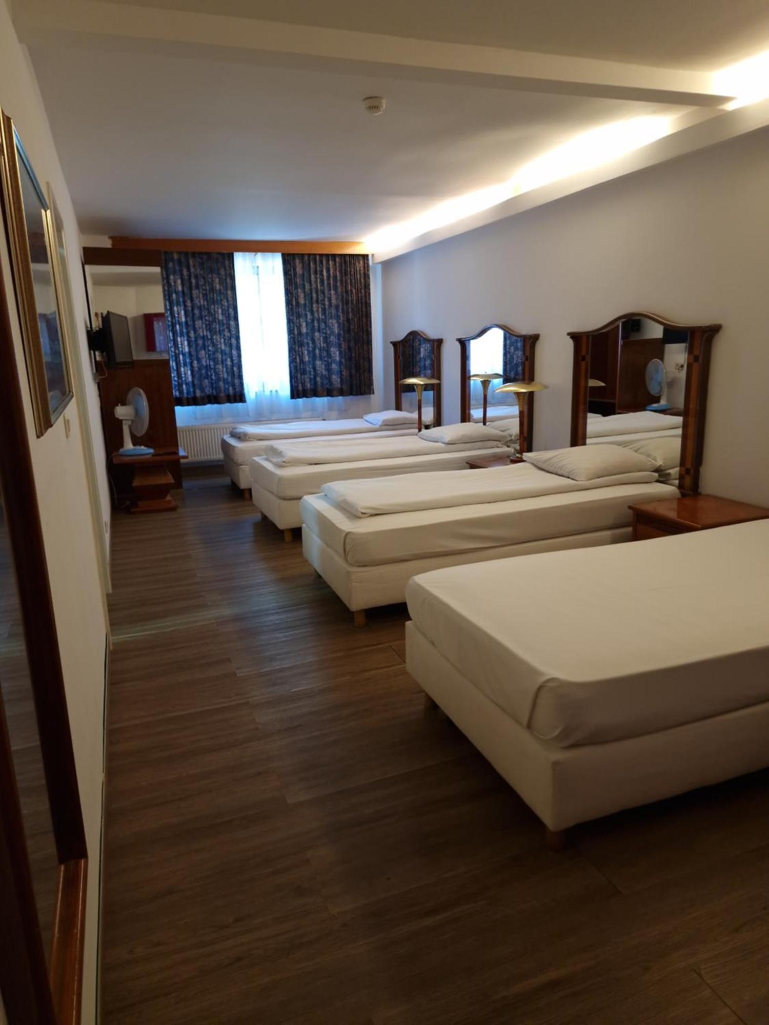 Sky Apart Hotel - Hotel Eurocap Jette Экстерьер фото
