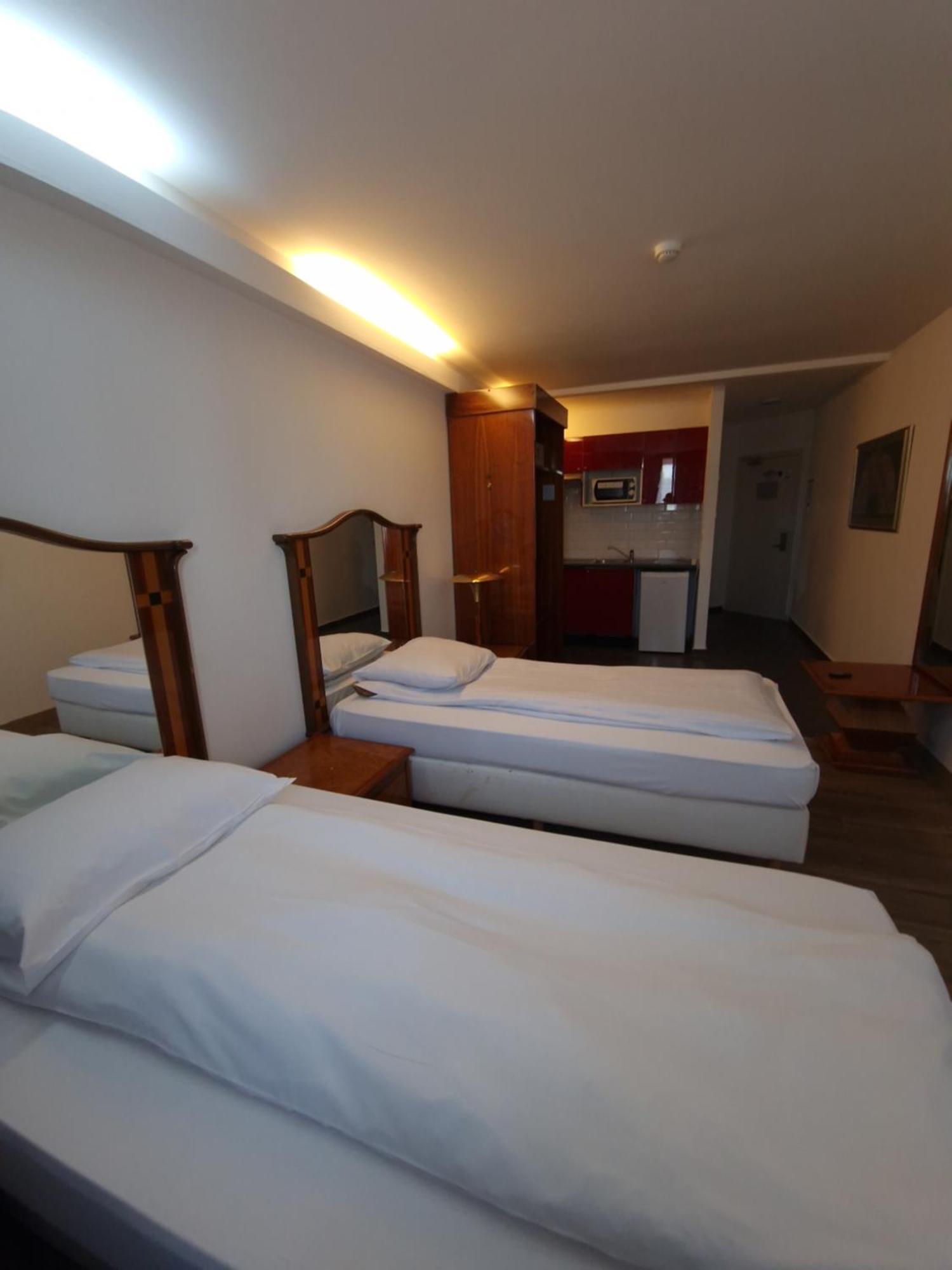 Sky Apart Hotel - Hotel Eurocap Jette Экстерьер фото